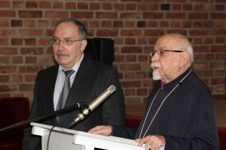 Serovpé Odabashian mit Bischof Karekin Bekdjian